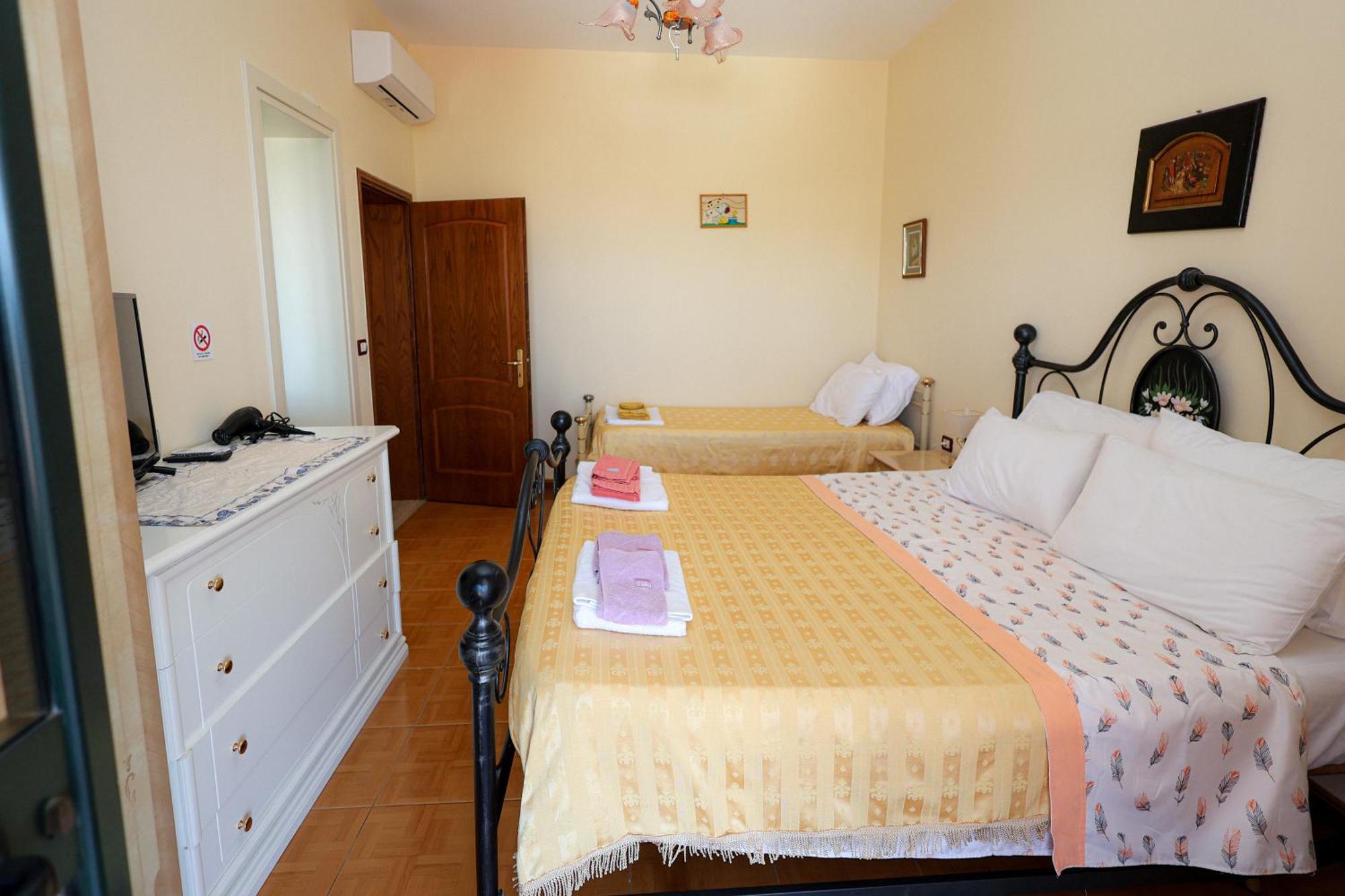 Casa La Pieve Bed & Breakfast เบราท ภายนอก รูปภาพ