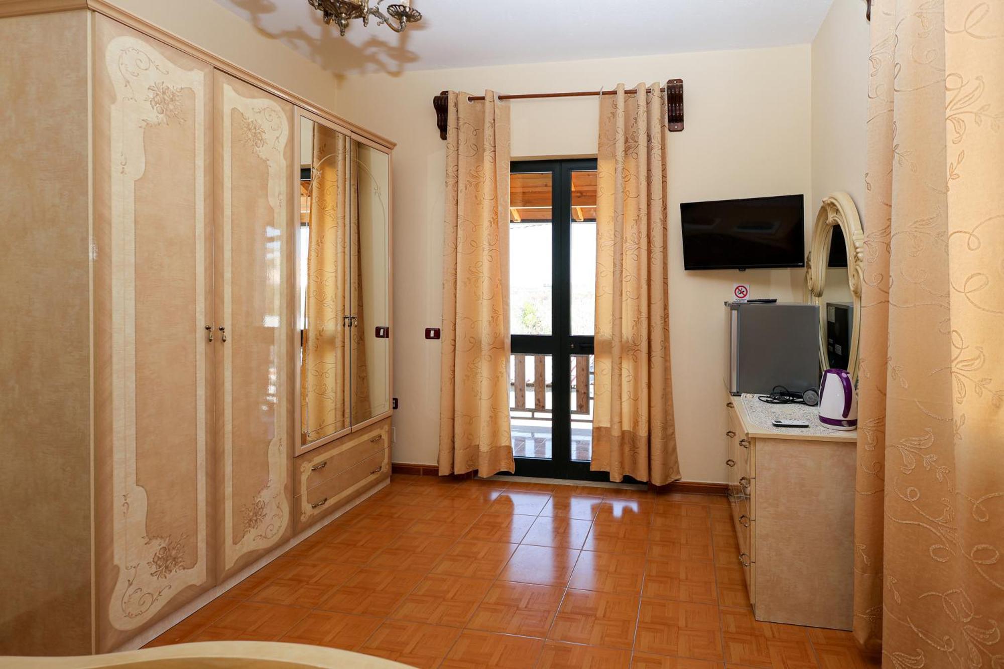 Casa La Pieve Bed & Breakfast เบราท ภายนอก รูปภาพ