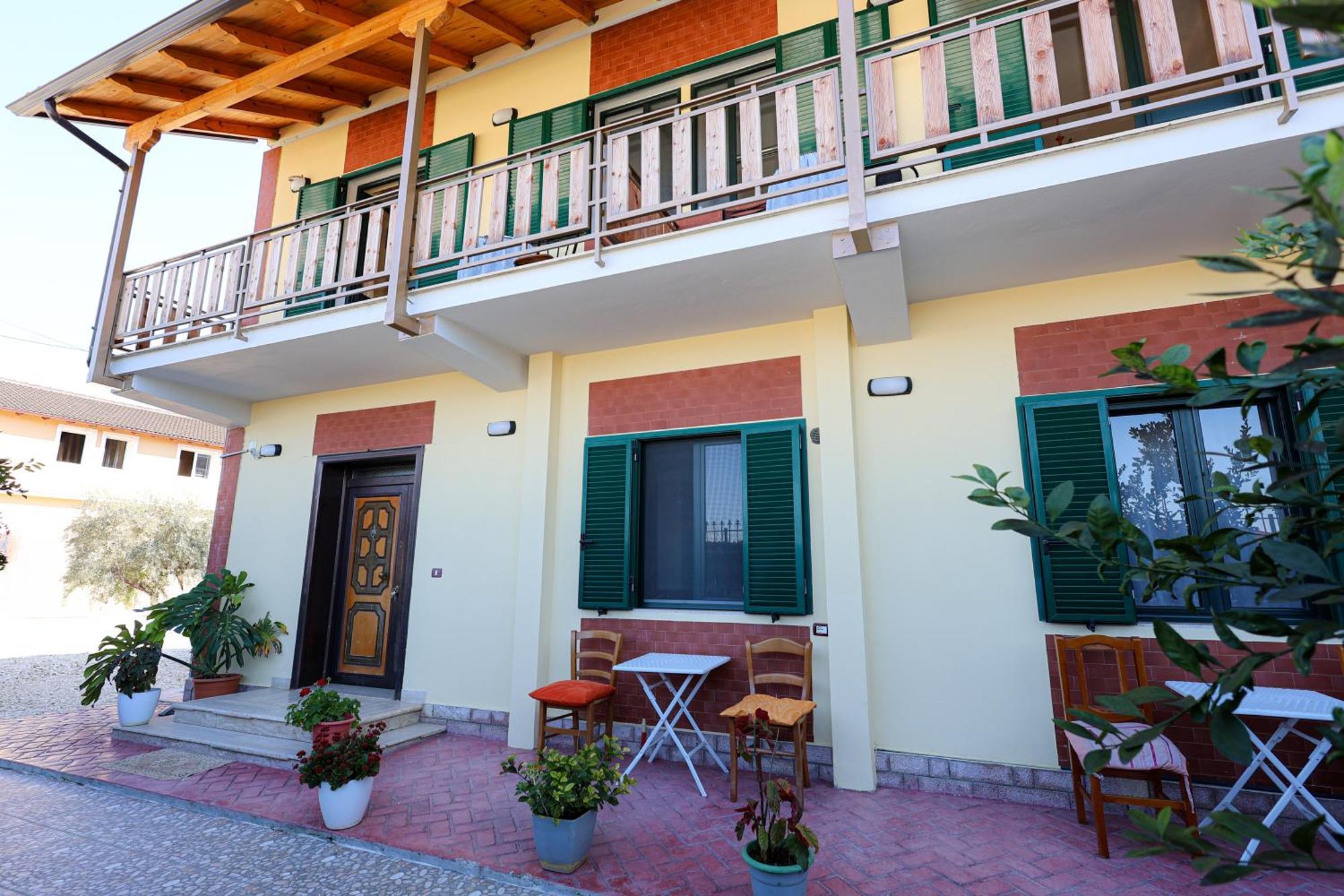 Casa La Pieve Bed & Breakfast เบราท ภายนอก รูปภาพ
