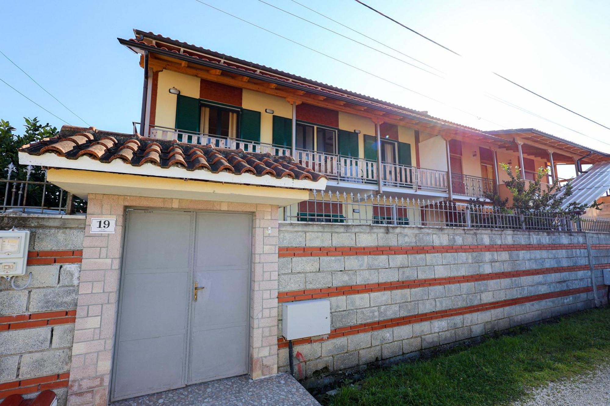 Casa La Pieve Bed & Breakfast เบราท ภายนอก รูปภาพ
